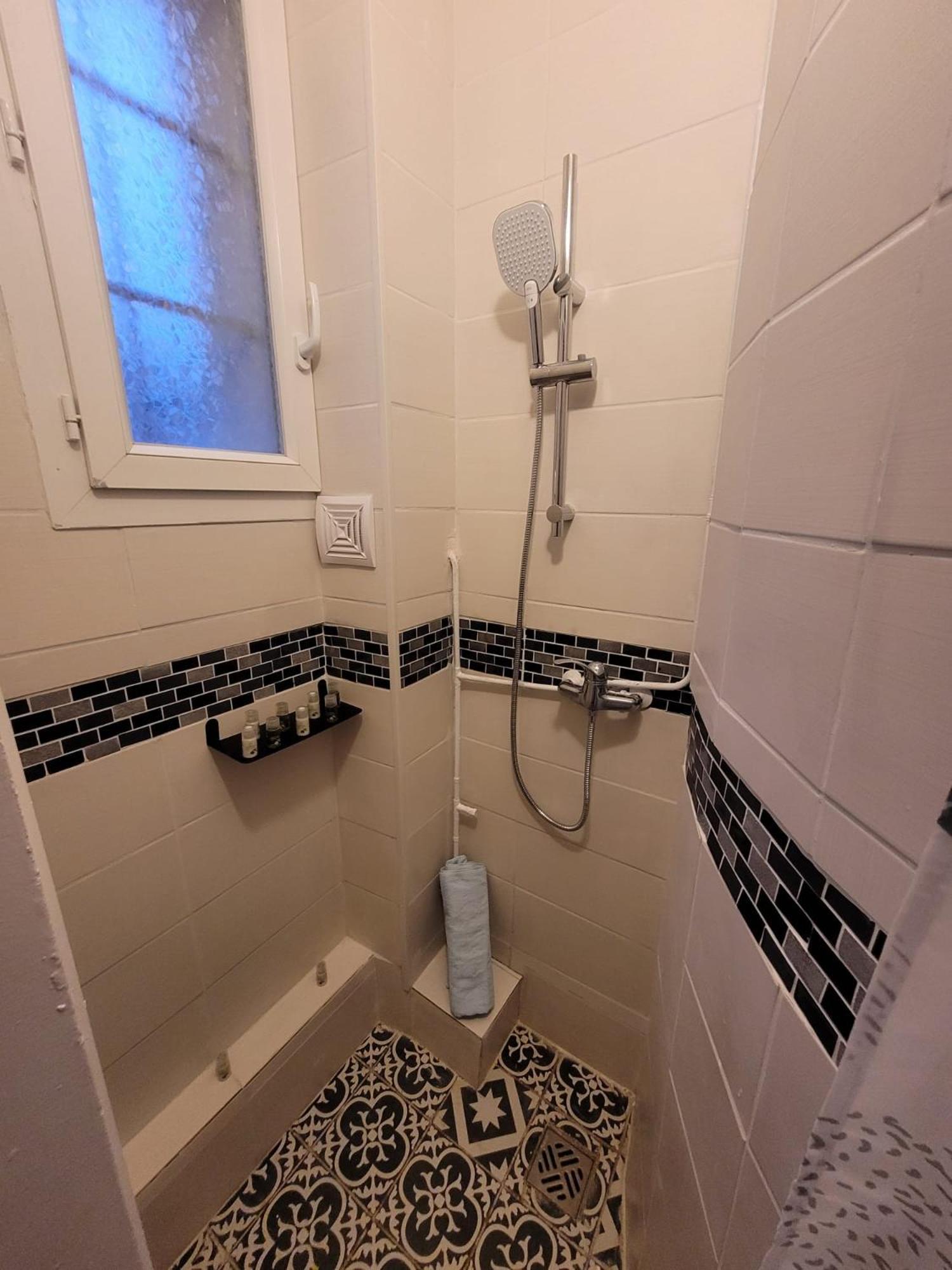 Charmant Appartement Pres De Montmartre 2 ปารีส ภายนอก รูปภาพ